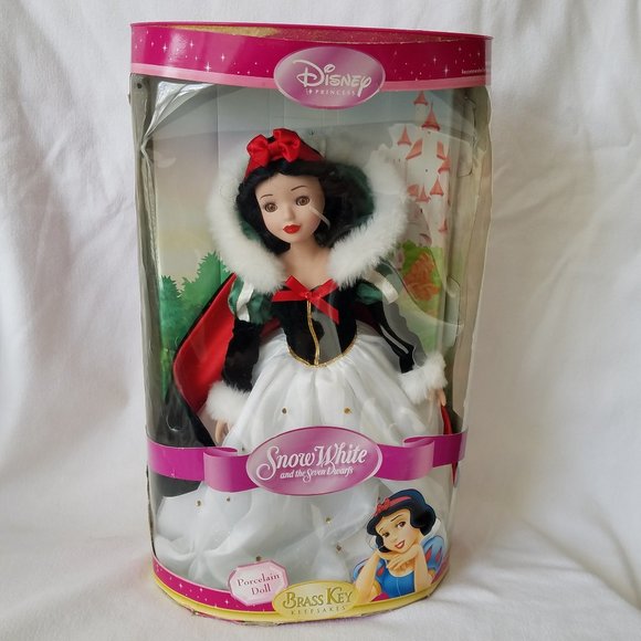 Disney Toys Disney 205 Brass Key Keepsakes Snow White Porcelain